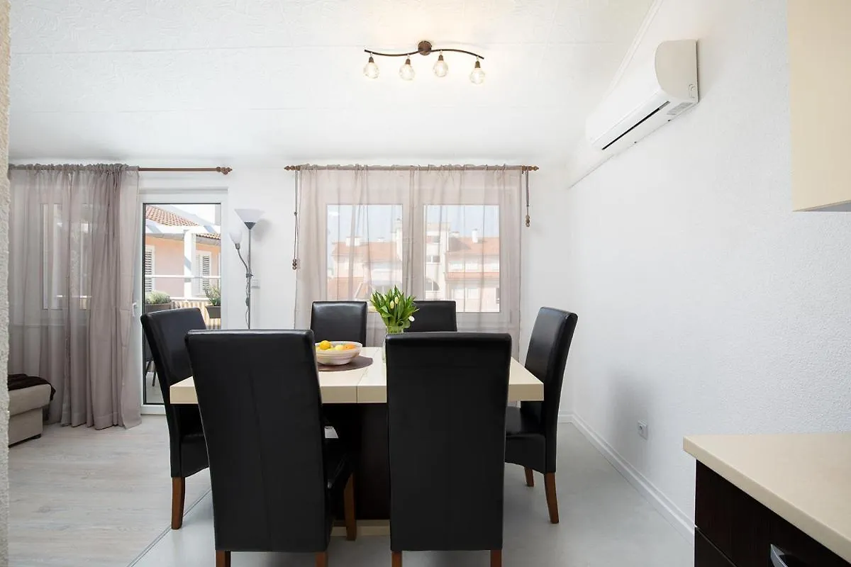 Apartment Aston Pula 0*,  Croatia